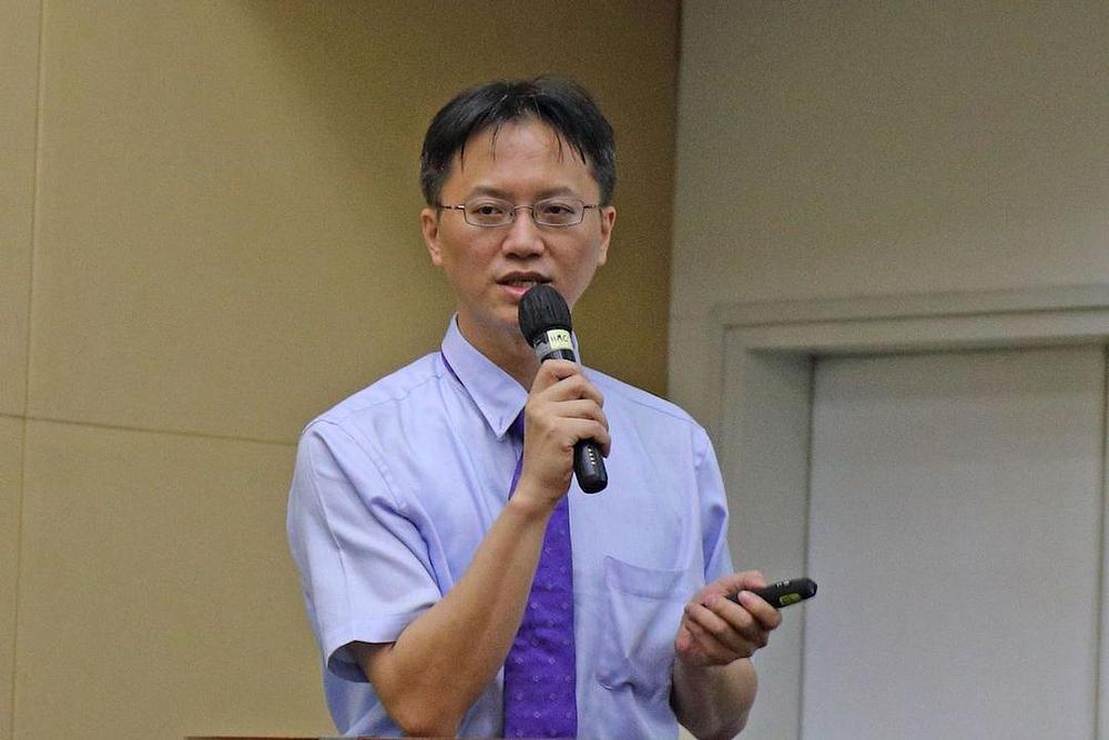 Dr. Shi-Wei Huang 