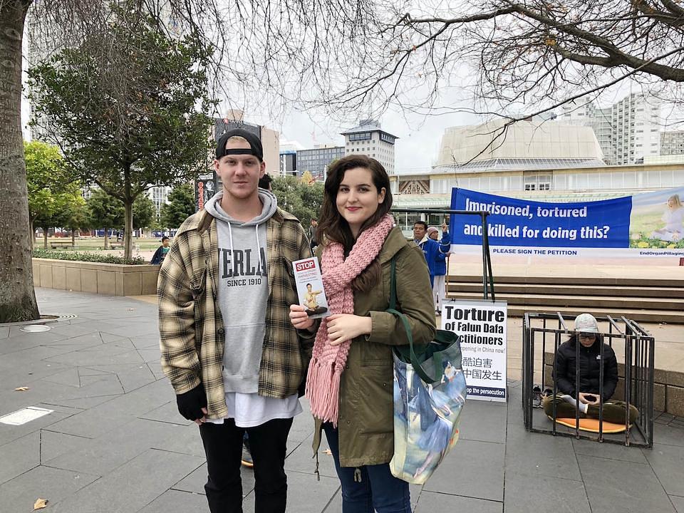 James Carter i njegova sestra Sarah Carter su mnogo ispitivali praktikante o prisilnoj žetvi organa. Oni vjeruju da je kineska vlada "previše korumpirana" i nadaju se da međunarodna zajednica može učiniti više za podršku Falun Gongu.