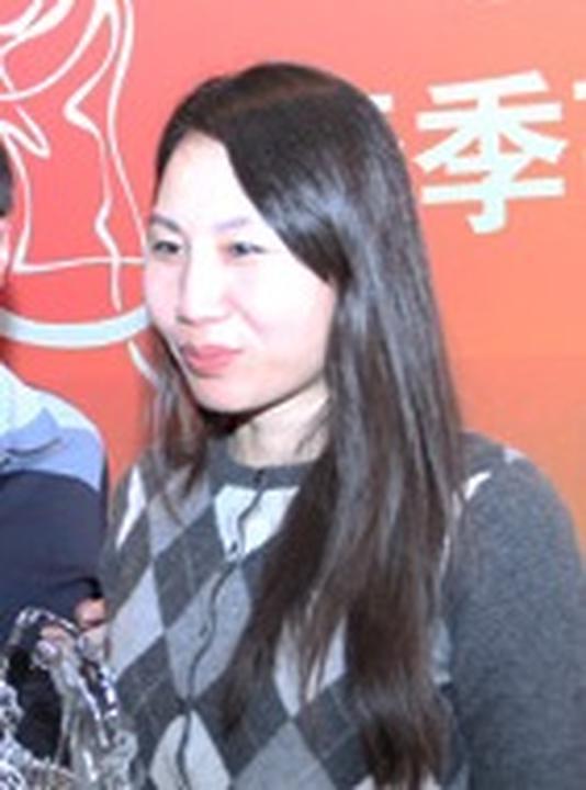 Sun Qian, kanadska državljanka koja je nezakonito pritvorena u Kini zbog prakticiranja Falun Gonga.
 