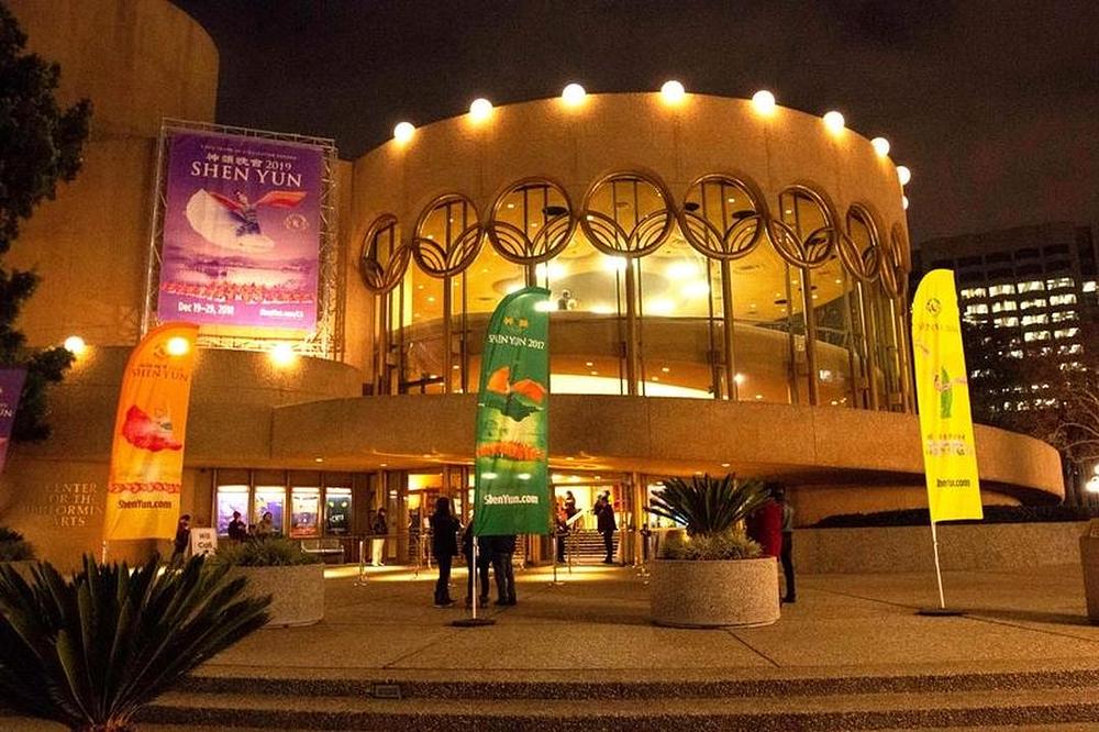  Shen Yun iz New Yorka su izveli šest rasprodanih predstava u Centru za scenske umjetnosti u San Joseu, Californija, od 19. do 23. decembra 2018. 