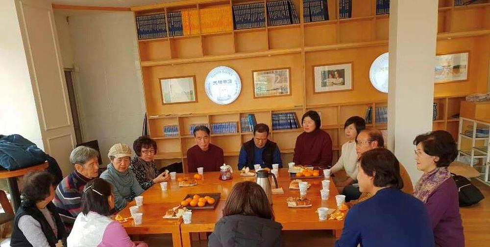 Razmjena iskustava na kraju devetodnevnog Falun Gong seminara
 