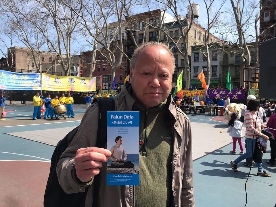 Ken je sa zadovoljstvom primio informacije o Falun Gongu 