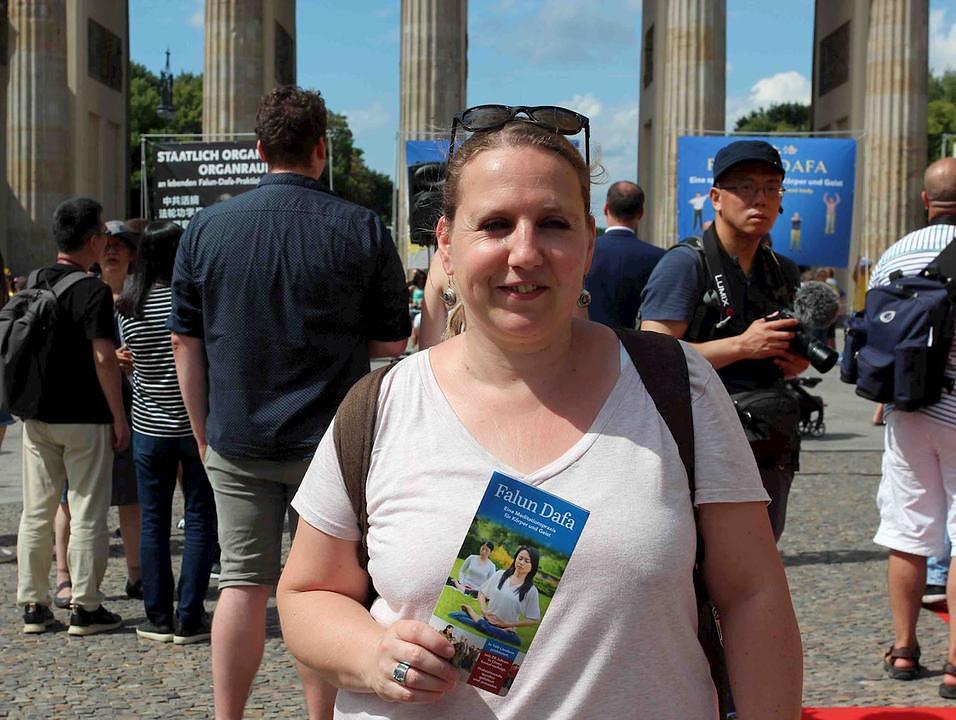 Vjerska naučnica Heike Breitenbach očekuje veću podršku praktikantima Falun Gonga od strane njemačke vlade i međunarodne zajednice.