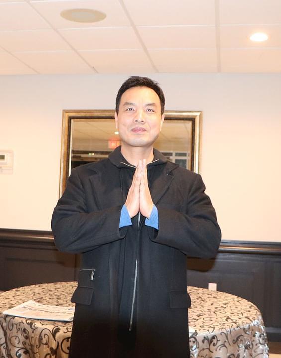 Gospodin Xu Gaofeng Falun Dafa prakticira već 21 godinu.