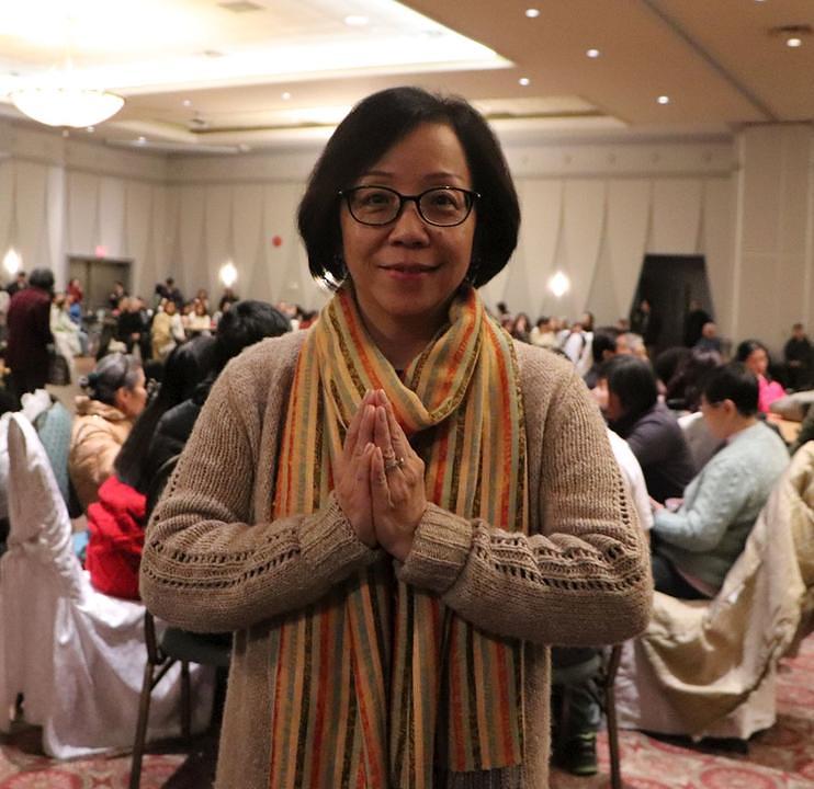Annie Chung, voditeljica projekata u jednoj farmaceutskoj kompaniji, je Falun Dafa počela prakticirati u martu mjesecu 1999. godine. 