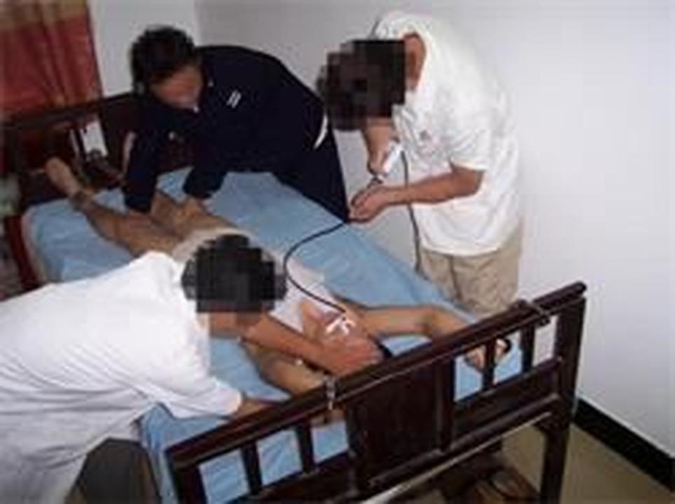 Ilustracija torture: Prisilno ubrizgavanje nepoznatih lijekova 