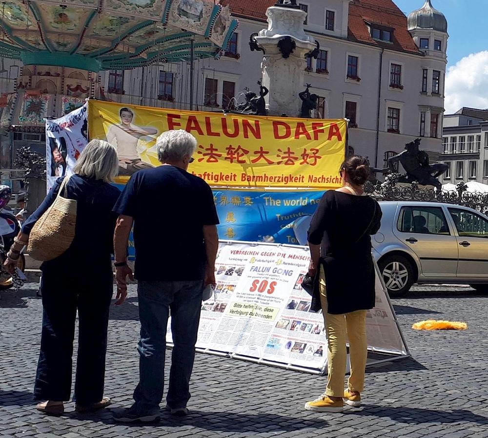  Izložba otkriva zločine KPK protiv Falun Gong praktikanata
 