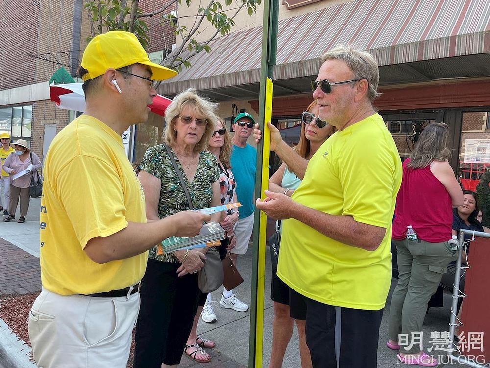 Mnogi su gledaoci bili zainteresovani da saznaju više o Falun Dafa 