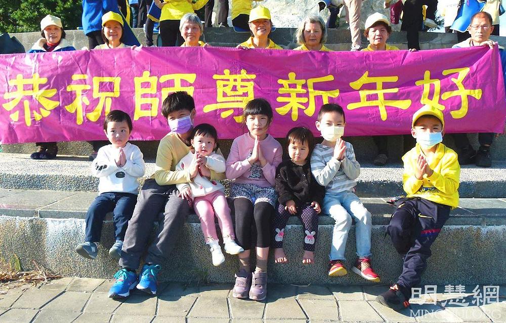Mladi su praktikanti zahvalni za Falun Dafa.