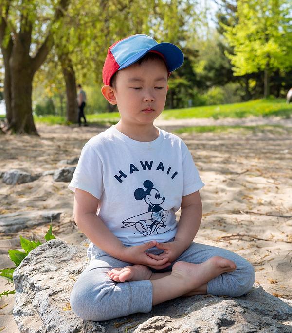 Petogodišnji unuk Liao Hong, Ning Zixiang, svaki dan meditira jedan sat.
