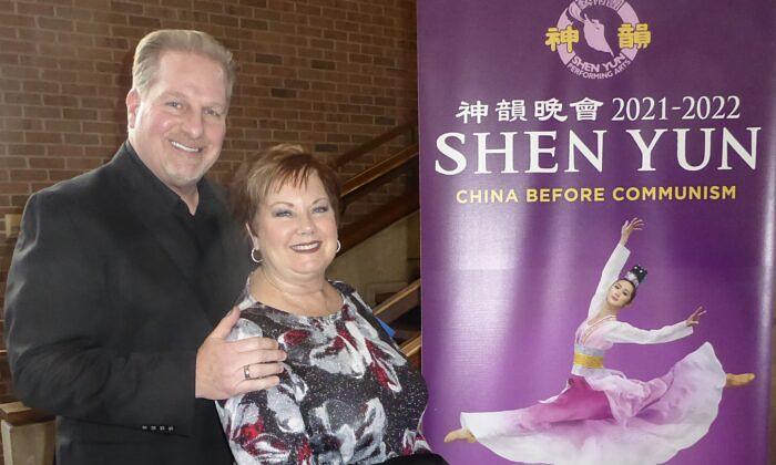 Daniel i Patti Houck na predstavi Shen Yuna u The Oncenter Crouse Hinds Theatre u Sirakuzi 12. februara (The Epoch Times)