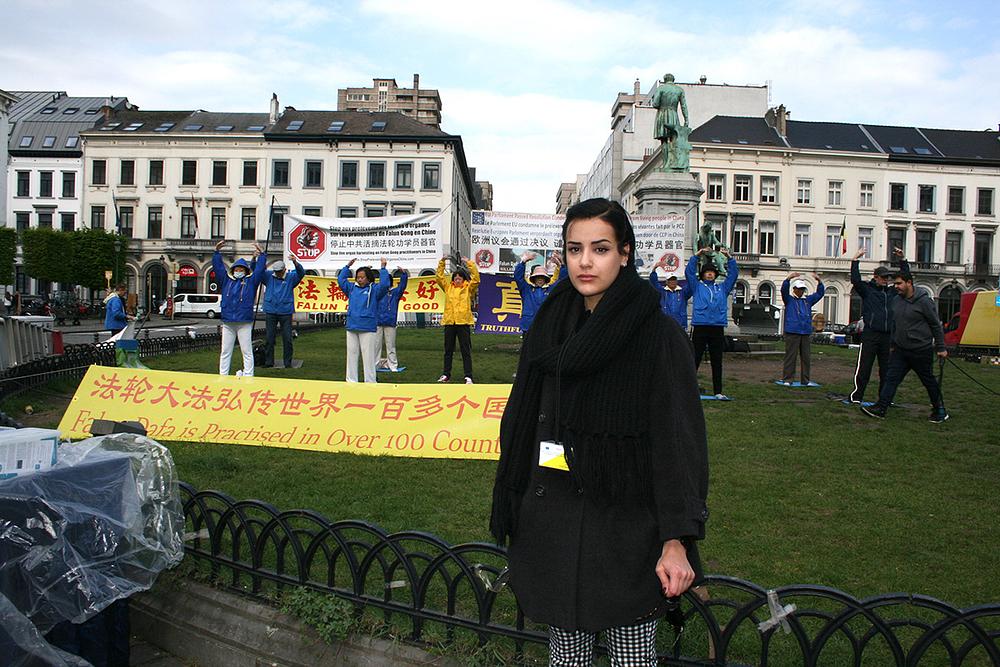 Novinarka ANSA-e Sederica Onnis: „Iskoristit ću svoj video zapis za objavljivanje članka o aktivnostima Falun Dafa praktikanata.”
