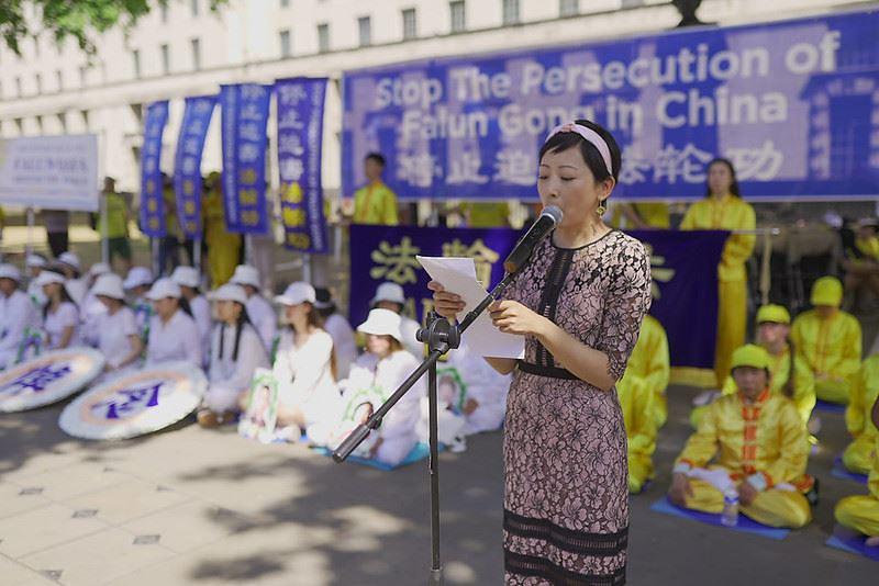  Ju Minghui opisuje kako je njena majka bila proganjana i zatvorena u Kini zbog praktikovanja Falun Dafe.