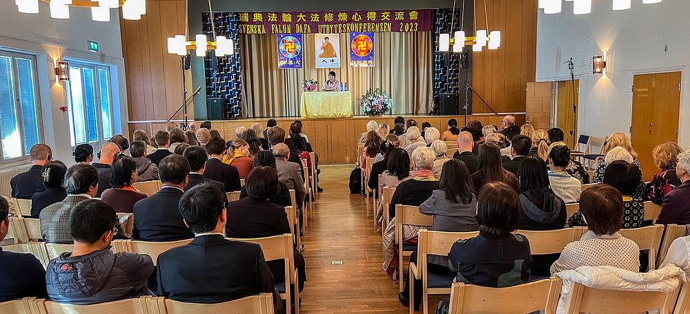 Falun Dafa praktikanti iz skandinavskih zemalja održali su konferenciju za razmjenu iskustava u Stockholmu 8. oktobra 2023.