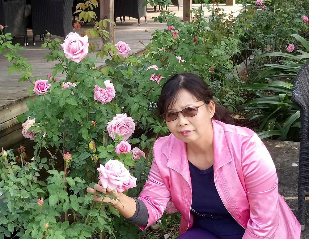  Xiushu iz okruga Nantou rekla je da je ozdravila i da joj se karakter popravio nakon što je počela prakticirati Falun Dafa.
