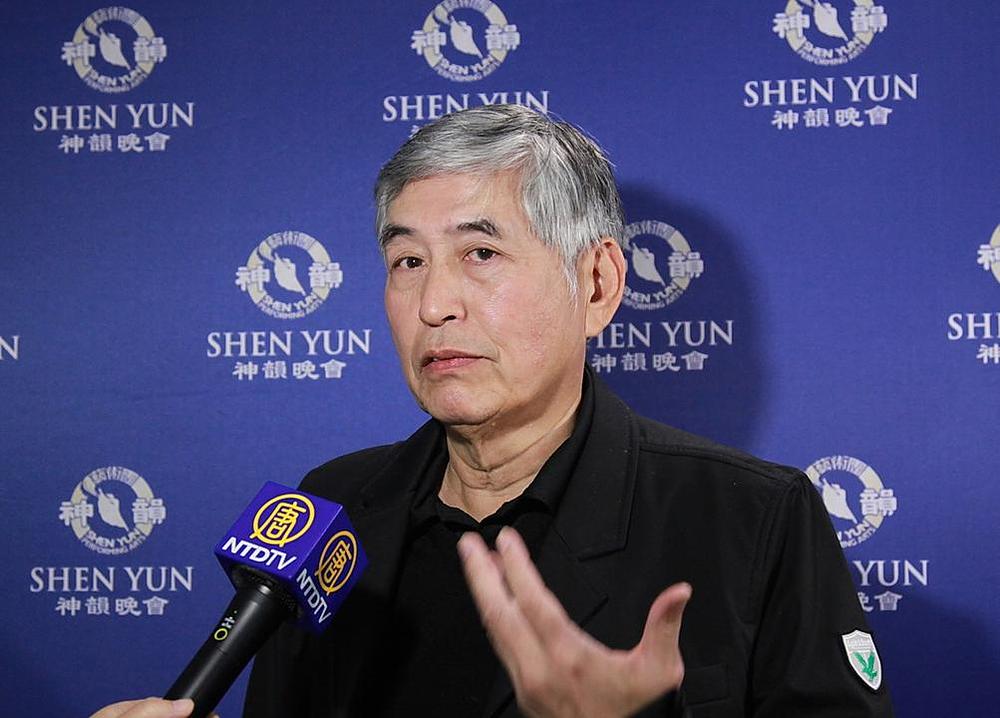 Filmski režiser Ko I-Chen, nakon gledanja predstave Shen Yuna u Taipeiju na Tajvanu