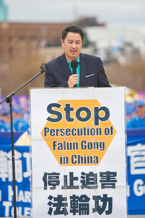 Zhang Erping je pozvao ljude koji imaju osjećaj za pravdu da pomognu u zaustavljanju progona.