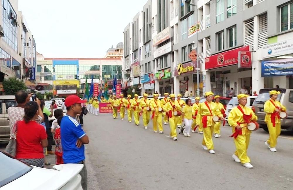 Parada u Bandar Puteri Puchongu, Selangor.