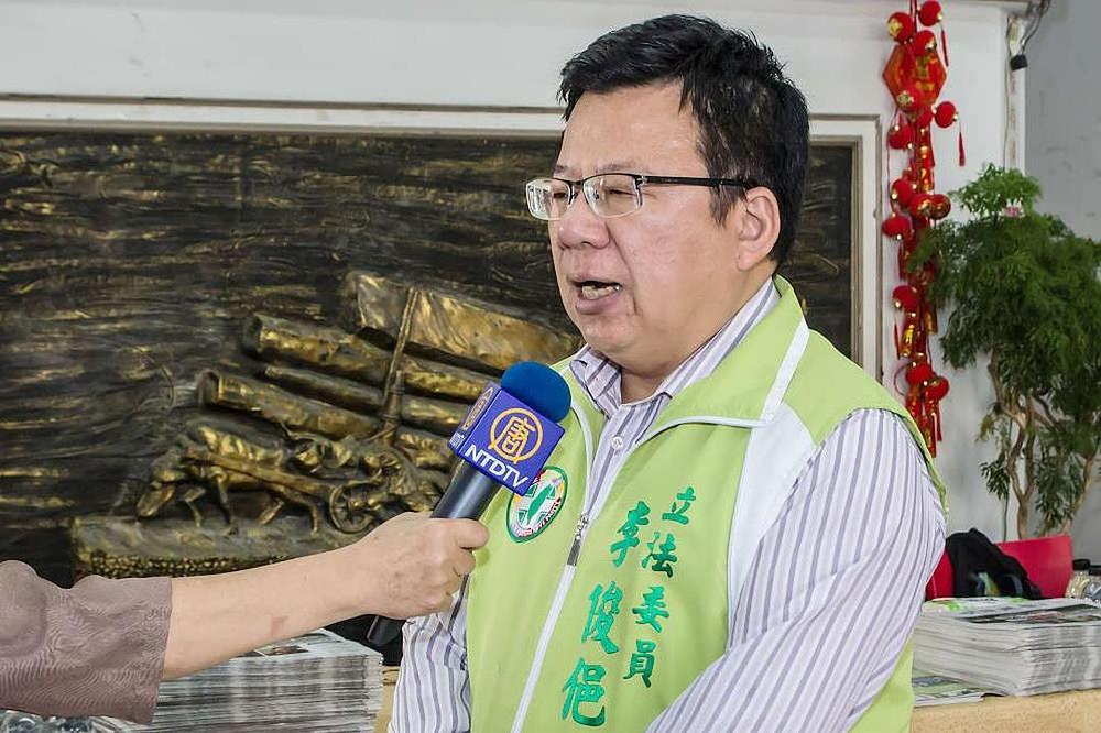 Lee Junyi, član tajvanskog zakonodavnog odbora je kazao da je prošle godine usvojeno pravilo koje zabranjuje transplantacijski turizam sa Kinom.