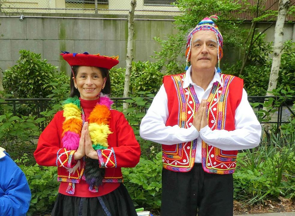 Gujunio Bereya (desno) i Elene Davis (lijevo) iz Perua.