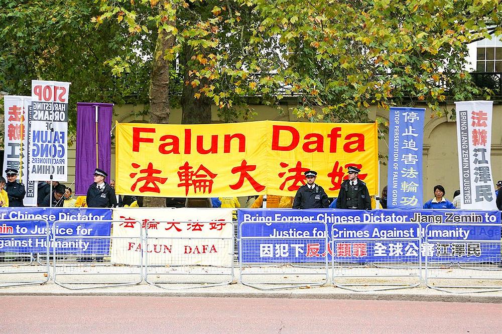 Transparenti Falun Gong praktikanata 