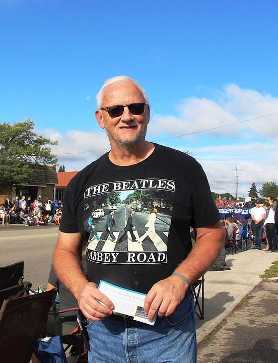 David je rekao: "Nadam se da ću ih moći gledati svake godine. Znam za progon Falun Gonga u Kini."