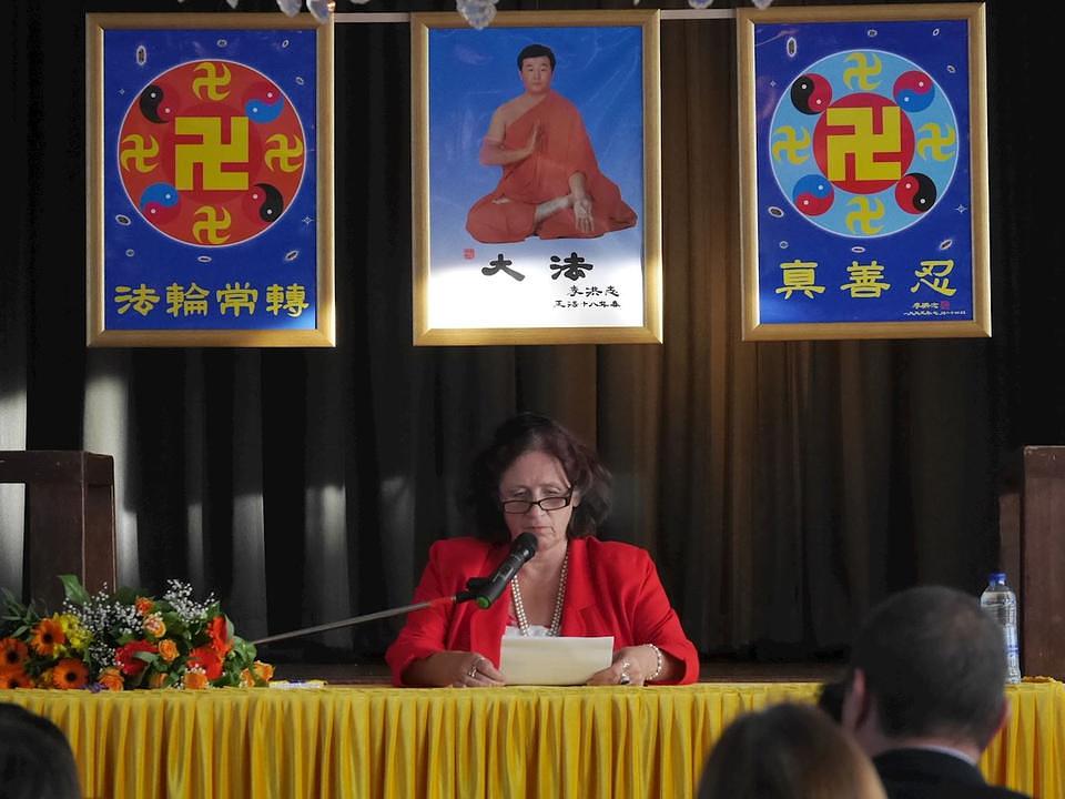  Nova praktikantica Ann Teurlings govori na konferenciji 