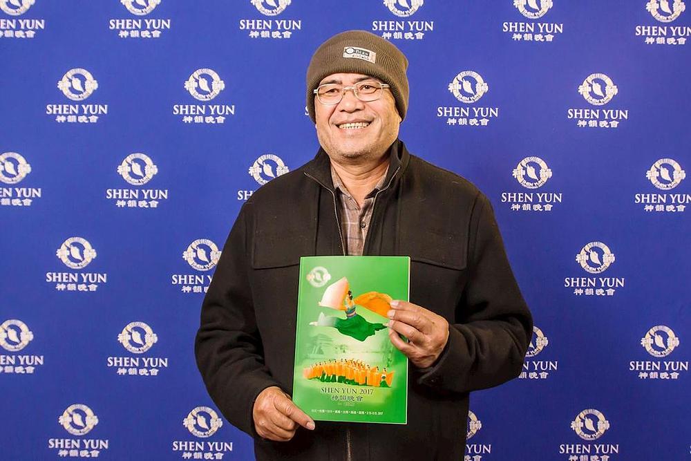 Vijećnik okruga Chiayi, Tsai Ding San je prisustvovao Shen Yun predstavi u gradskoj koncertnoj dvorani grada Chiyaia 7. marta 2017. godine.