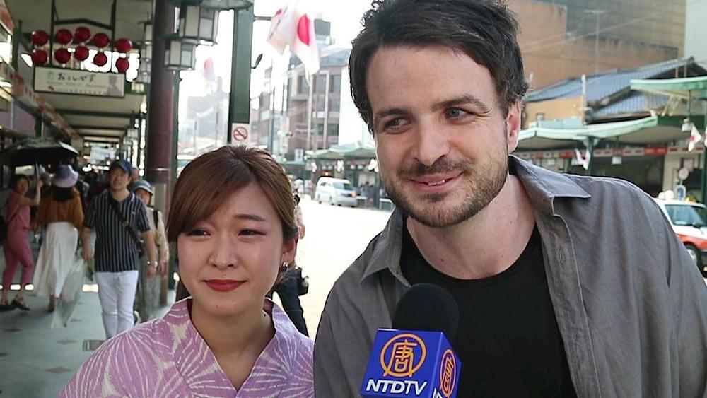 Jedan je zapadnjački turist kazao: "Podržavam slobodu vjeroispovijesti. Bez obzira kakvo je to vjerovanje i bez obzira o kojoj zemlji se radi, ljudi bi trebali imati tu slobodu."