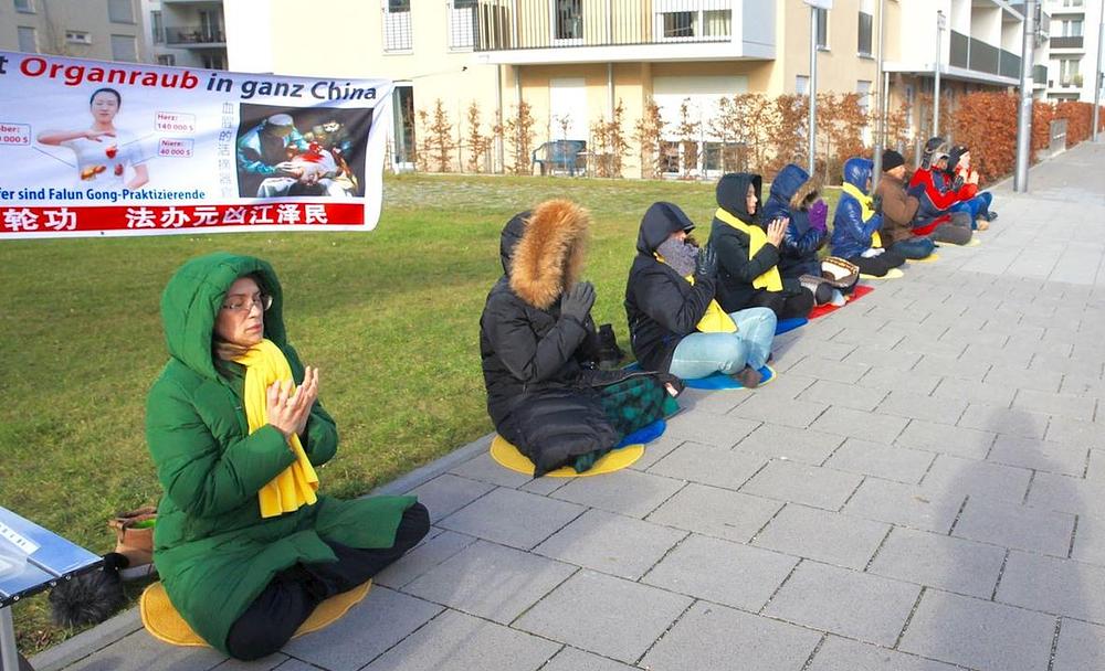 Mirni protest ispred kineskog konzulata