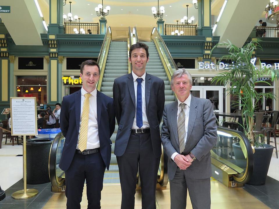 Paul, Michael i Ian (s lijeva na desno) su tri praktikanata iz Irske 