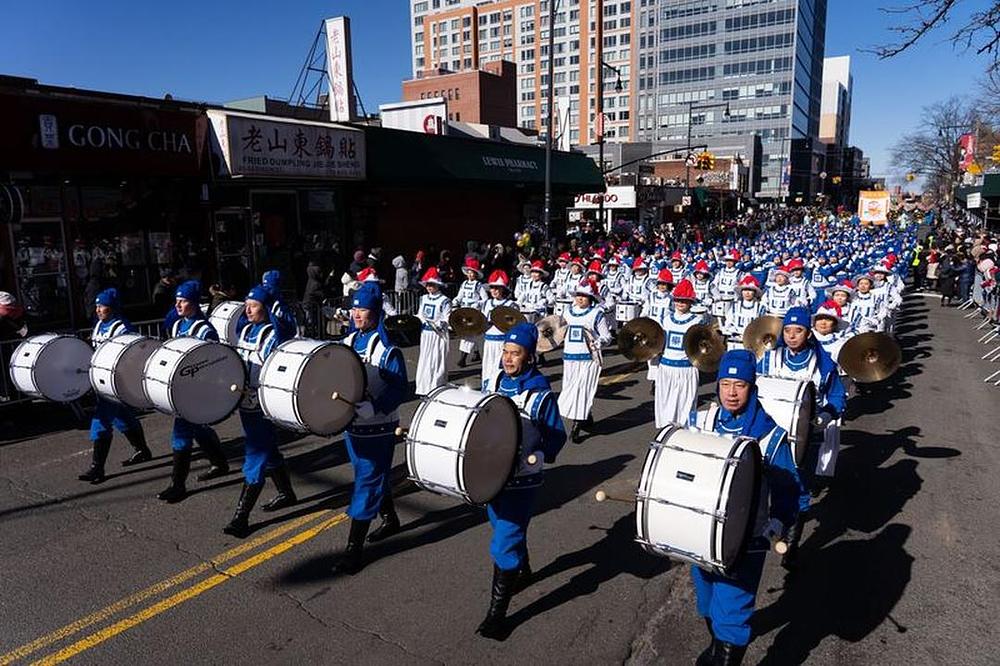 Tian Guo Marching Band, čiji su svi članovi praktikanti Falun Gonga.