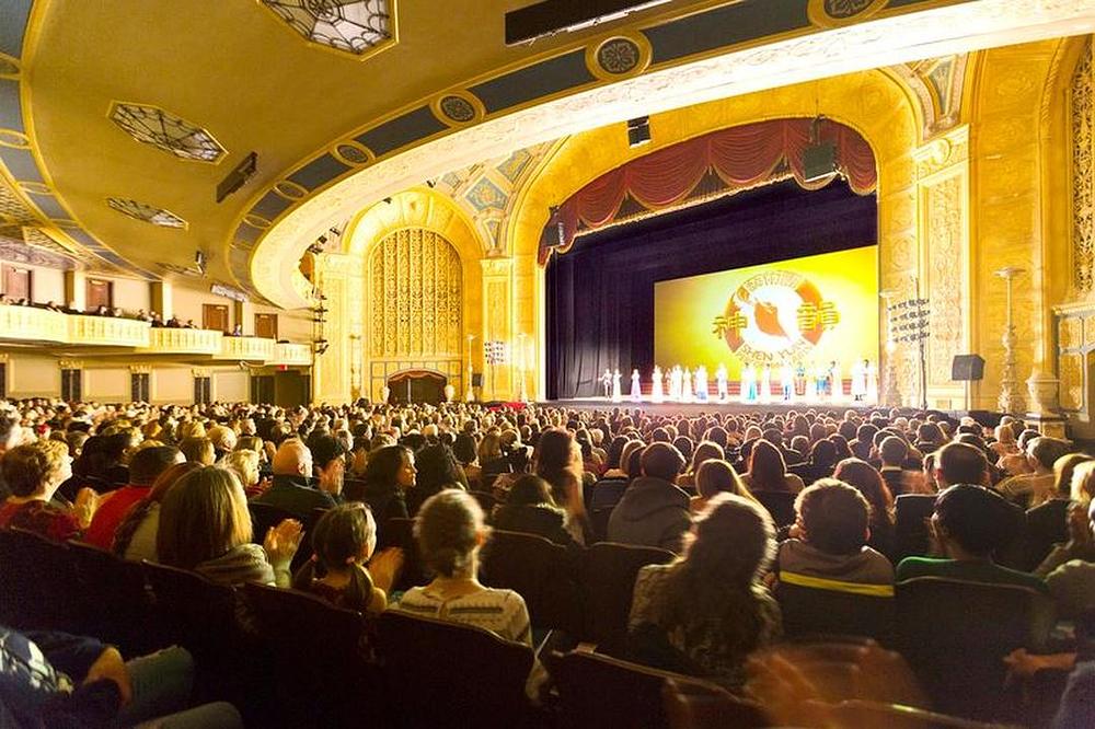 Shen Yun World u Opernoj kući Detroit u Detroitu u Michiganu, 26. januara 2020. godine. Kompanija je pred pozorišnom publikom izvela deset predstava u Detroitu od 17. do 26. januara.