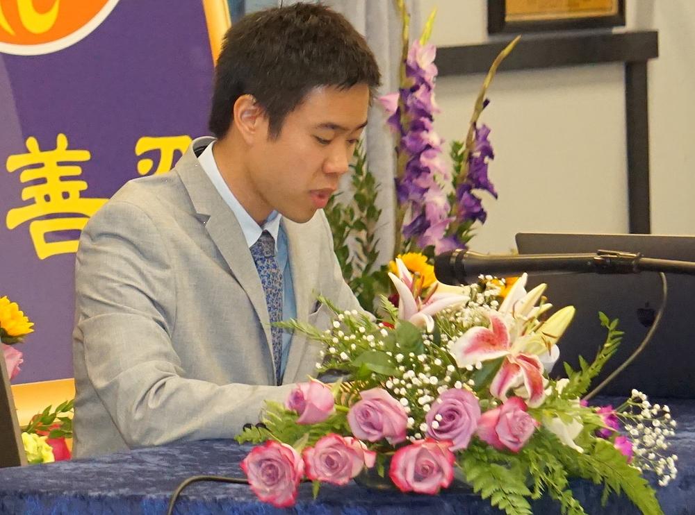 Praktikant Tom Nguyen podsjeća mlade kolege praktikante da budu oprezni u vezi iskušenja koje donose lični interesi