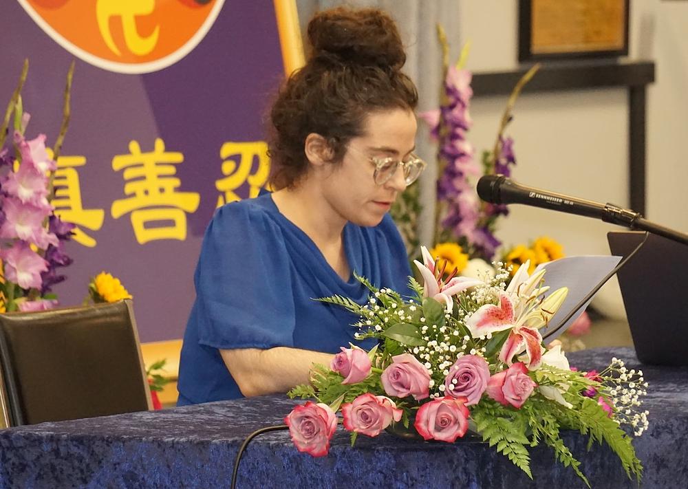 Erin se zahvalila Učitelju što ju je spasio i kolegama praktikantima na pomoći. Dafa ju je vratio na ispravan put i popravila je odnos sa svojim roditeljima.