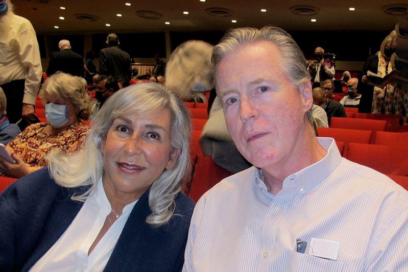 Hancokovi su prisustvovali predstavi  Shen Yuna u Albuquerqueu 2. novembra.