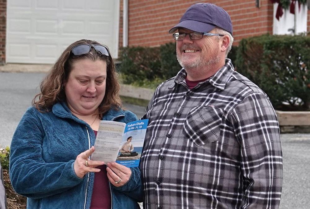 Mnogi gledaoci su izjavili da su bili oduševljeni što su mogli  vidjeli praktikante. Odmah su počeli čitati informacije sa letaka. 