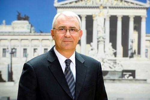 Dr Martin Graf, poslanik parlamenta iz Liberalno-demokratske partije