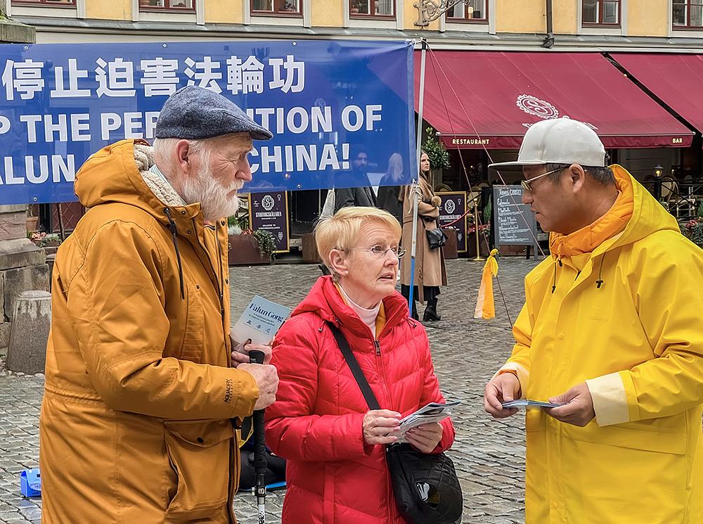 Stariji par iz Sjeverne Irske rekao je da su vidjeli svjetlost i nadu, nakon što su vidjeli praktikante kako šire istinu kako bi pomogli ljudima da shvate koliko je KPK loša.
 