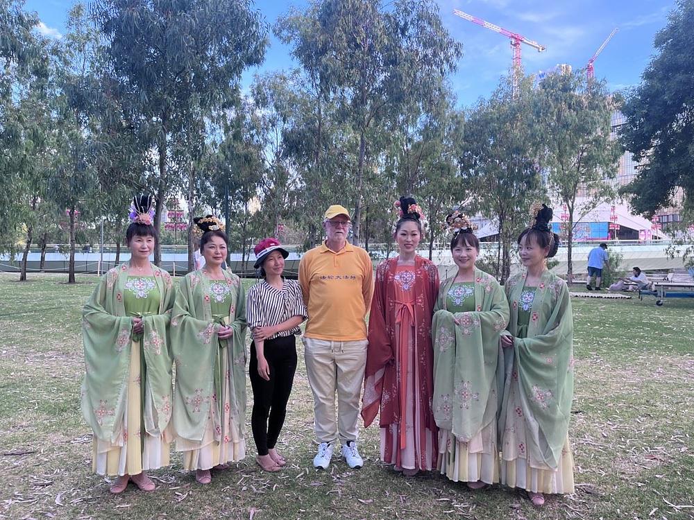 Tereza (treća lijevo), jedna od organizatorica festivala hrane, je izrazila svoju zahvalnost praktikantima što su prisustvovali ovoj manifestaciji.