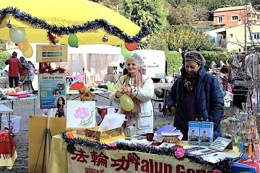 Praktikanti na božićnom sajmu u Cagnes-sur-Mer 9. prosinca