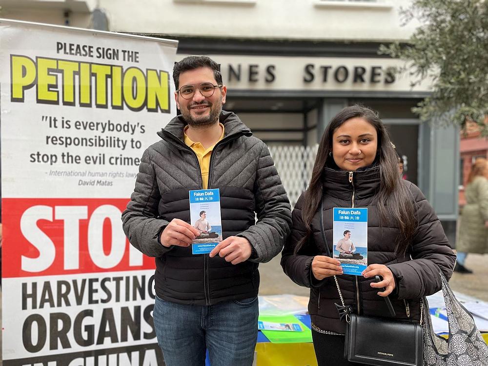  Prateek i Kriti podržavaju aktivnosti praktikanata o razotkrivanju progona.