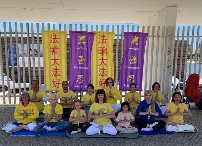  “Sretan rođendan, Učitelju Li!” napisali su praktikanti iz Portugala.