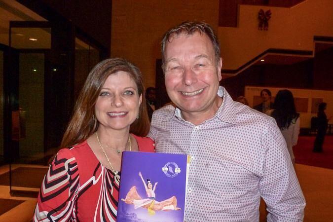 Menadžeri za IT projekte, Lisa Huffman i Johnatan Iles na predstavi u Joseph Hallu za scenske umjetnosti u Houstonu 27. decembra 2016. godine.
